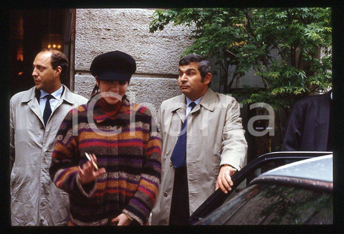 Liza MINNELLI in centro  - MILANO 1989 *35mm vintage slide 3