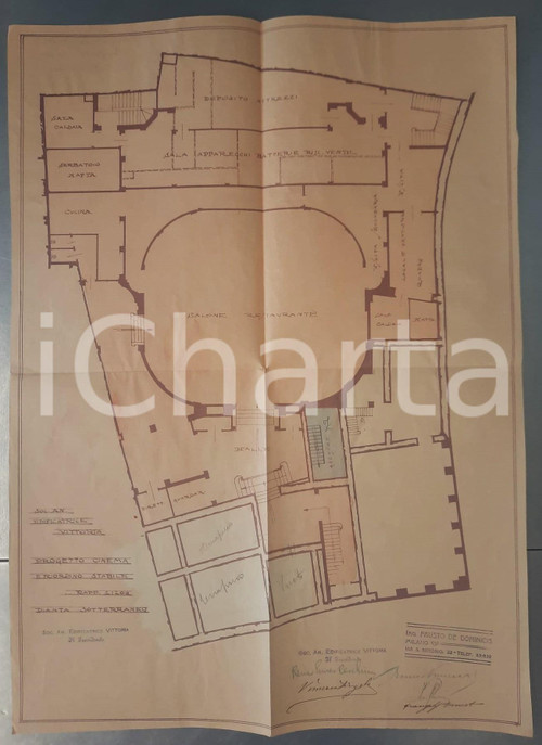1925 ca MILANO Edificatrice VITTORIA Progetto cinema SAN CARLO - Sotterraneo Planimetria d'epoca, a stampa.Si tratta del progetto dell'ing. Fausto De Dominicis per il cinema san Carlo, situato in corso Vittorio Emanuele II 30 (angolo con via Pasquirolo, non pi&ugrave; esistente), realizzato dalla Soc. A. Edificatrice Vittoria.Il cinema fu inaugurato il 27 aprile 1928.  FAIR/discreto piegature d'epoca FORMATO: 40x55 cm originale e autentica 1