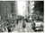 1960 NEW YORK Charles DE GAULLE attraversa Broadway tra la folla festante *Foto  Fotografia d'epoca con didascalia coeva al verso.   CONDIZIONI: FAIR (macchie al verso) FORMATO: 18x13 cm     originale e autentica 1