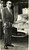 Fotografia d epoca originale 1968 LONDON Frank SINATRA con la valigetta al suo arrivo all aeroporto HEATHROW 1