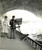 Fotografia d epoca originale 1950 ca PARIGI F Liselotte PULVER ammira pittore lungo SENNA Foto 22x26 cm 1