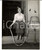 Fotografia d epoca originale 1960 ca PARIS Attrice ROBERTA salta la corda nella propria casa Fotografia 1