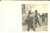 Fotografia d epoca originale 1915 ca WW1 FRANCE Ufficiali di fanteria catturano un anziana donna Foto FP 1