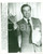 Fotografia d epoca originale 1979 CAMPOBELLO ISLAND CANADA Lincoln BLOOMFIELD con medaglia René CASSIN Foto 1