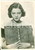 Cartolina originale da collezione 1940 ca CINEMA Attrice Sylvia SIDNEY regge un libro antico Cartolina FG NV 1