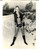 Fotografia d epoca originale 1970 SCOZIA Soubrette Ann BUCHANAN in bikini con il nuovo panciotto riscaldante 1
