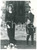 Fotografia d epoca originale 1975 ca COSTUME ITALIA Iva ZANICCHI in cortile con la figlia 1 Foto 20x30 cm 1