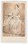 Fotografia d epoca originale 1870 ca COSTUME ITALIA Donna in abito bianco con un libro Fotografia CDV 1