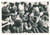 Fotografia d epoca originale 1935 ca MADAGASCAR Lavoratori ascoltano un concerto  Foto 18x13 1