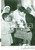 Fotografia d epoca originale 1957 POZZUOLI Preventorio CROCE ROSSA Carla GRONCHI dona uova di Pasqua ai bimbi 1