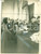 Fotografia d epoca originale 1910 ca MILANO Distribuzione cesti natalizi popolane bambini RIPRODUZIONE COEVA 1