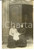Fotografia d epoca originale 1910 ca FRANCE Ritratto di due sorelle con neonato sulla porta Foto cartolina 1