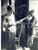 Fotografia d epoca originale 1960 ca Castello ANCYLEFRANC Bambini giocano con un fucile d epoca Fotografia 1