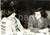 Fotografia d epoca originale 1975 ca TENNIS Guillermo VILAS e fidanzata cena al ristorante Foto 24x30 cm 1