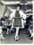 Fotografia d epoca originale 1965 ca PARIS MODA INVERNO VINTAGE Modella con tubino in lanetta plissettato 1