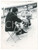 Fotografia d epoca originale 1963 PARIS  FRANCE Amici si fotografano per le vie della cittÃ   Foto 18x24 cm 1