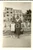 Fotografia d epoca originale 1950 ca PISA Ritratto di madre con il figlio in PIAZZA DANTE Foto cartolina 1
