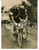 1957 CICLISMO TOUR DE FRANCE Nino DEFILIPPIS si rinfresca durante la corsa *Foto