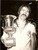 Fotografia d epoca originale 1973 MILANO Tennis COPPA ASTOR Marty RIESSEN impugna il trofeo Fotografia 1