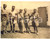 Fotografia d epoca originale 1940 ca WW2 ZONA DI GUERRA Soldati in pausa pronti al rancio Foto 22x16 cm 1