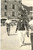 1959 PORTOFINO Principe Karim AGA KHAN a passeggio scalzo *Foto 13x18 cm Fotografia d'epoca con didascalia coeva.  CONDIZIONI: G (minima piegatura al lato sinistro) FORMATO: 13x18 cm    originale e autentica 1