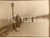 1925 ca BUENOS AIRES Lungomare COSTANERA Donna con cagnolino (3) Foto 12x9 cm Fotografia originale d'epoca.La fotografia proviene da un più vasto album che documenta i viaggi di una famiglia attraverso l'Europa, il Nord Africa e il Sud America.Rappresenta un'interessante testimonianza di viaggi verso luoghi esotici e lontani o verso i principali monumenti dell'Europa dell'epoca. FAIR/discreto lieve difetto di stampa Formato: 12x9 cm originale e autentica 1
