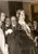Fotografia d epoca originale 1960 MADRID Fabiola MORA Y ARAGON indossa un mantello aiutata dal suo seguito 3 1