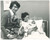 Fotografia d epoca originale 1970 ca COSTUME ITALIA Nicola DI BARI in ospedale Nascita seconda figlia 8 1