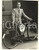 Fotografia d epoca originale 1939 MILANO Artigiano Sandro MAELLO applica una radio alla bici  Foto 13x16 cm 1