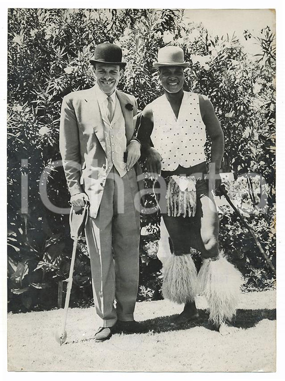 1953 DURBAN - SOUTH AFRICA Terry THOMAS meets his african doppelganger *Photo 