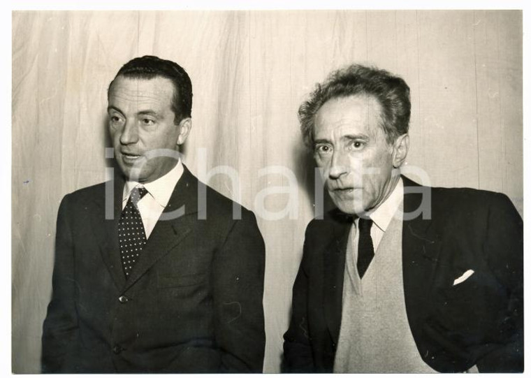 1953 TORINO Teatro Carignano - Jean COCTEAU con il conte Giancarlo CAMERANA Foto