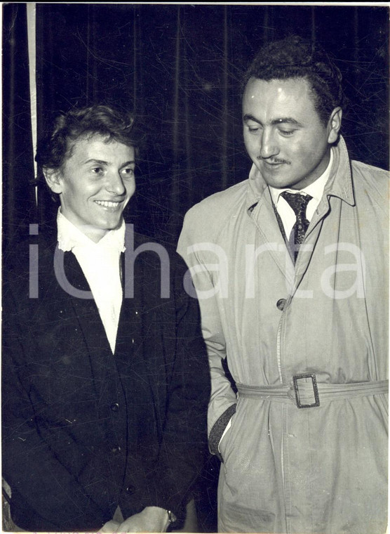 1957 PARIS Sportivi romeni Adrienna HONNET e Silvius DIMITRESCU chiedono asilo