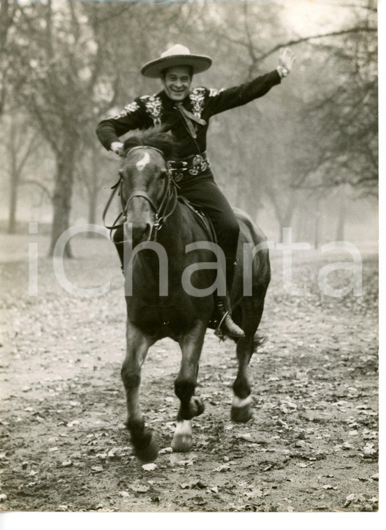 1958 LONDON Hyde Park - Duncan RENALDO a cavallo nei panni di CISCO KID *Foto
