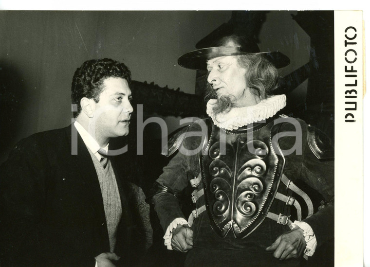 1954 NAPOLI Palazzo Reale - Franco ENRIQUEZ durante le prove del Don Chisciotte