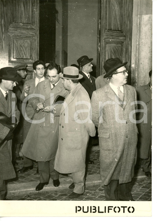 1954 ROMA - CASO MONTESI Folla all'ingresso del carcere Regina Coeli *Foto 13x18