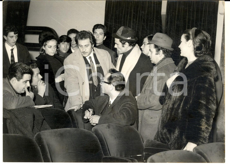 1963 MILANO Domenico MODUGNO e Liana ORFEI in conferenza stampa *Foto 18x13 cm