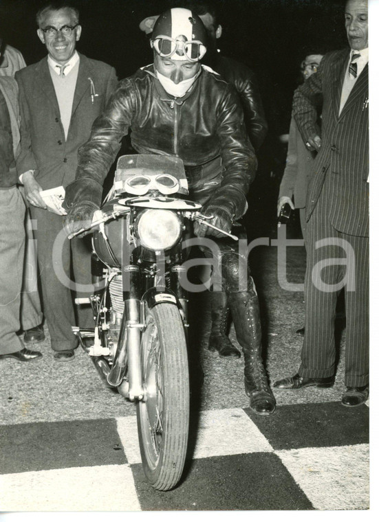 1956 MILANO-TARANTO - MOTOCICLISMO Domenico FENOCCHIO in sella a GILERA 500