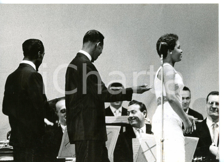 1958 MILANO Concerto "The Platters" - La cantante Zola TAYLOR *Foto 18x13 cm