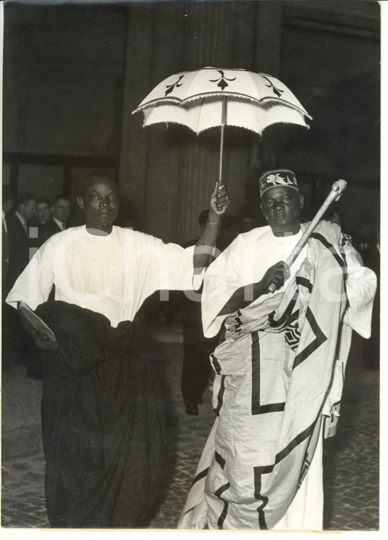 14 luglio 1957 PARIS Le prince Kakai GLEGLE chef de Canton de SINHOUE *Foto