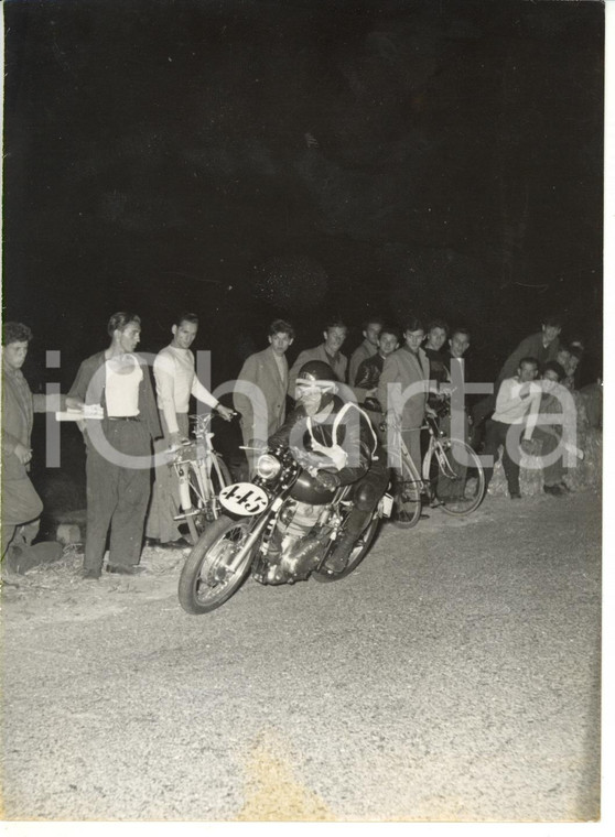 1954 MILANO-TARANTO - MOTOCICLISMO Orlando VALDINOCI su GILERA 500 cc *Foto 