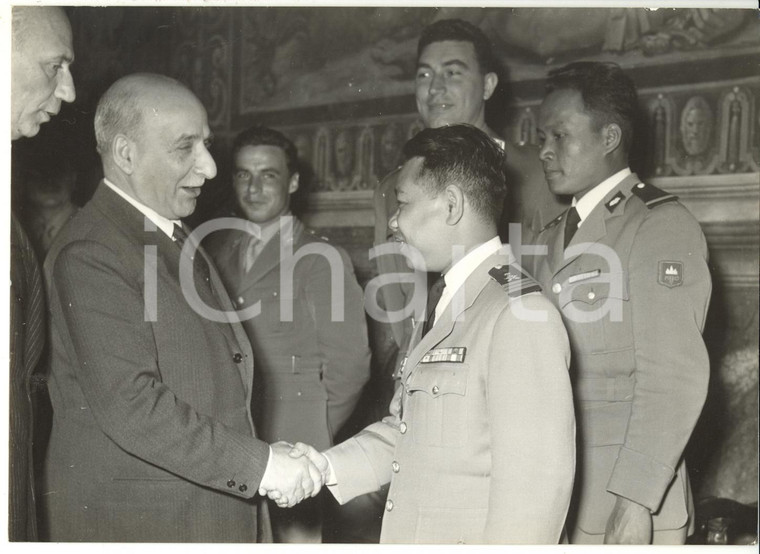 1957 ROMA XXVI Concorso Ippico - Umberto TUPINI riceve squadra cambogiana *Foto
