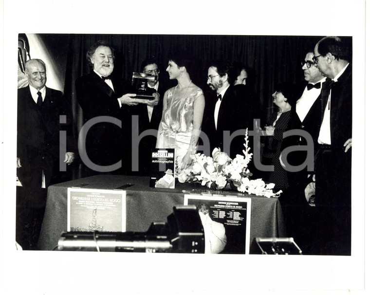 1987 CINEMA Renzo e Isabella ROSSELLINI durante presentazione libro *Foto
