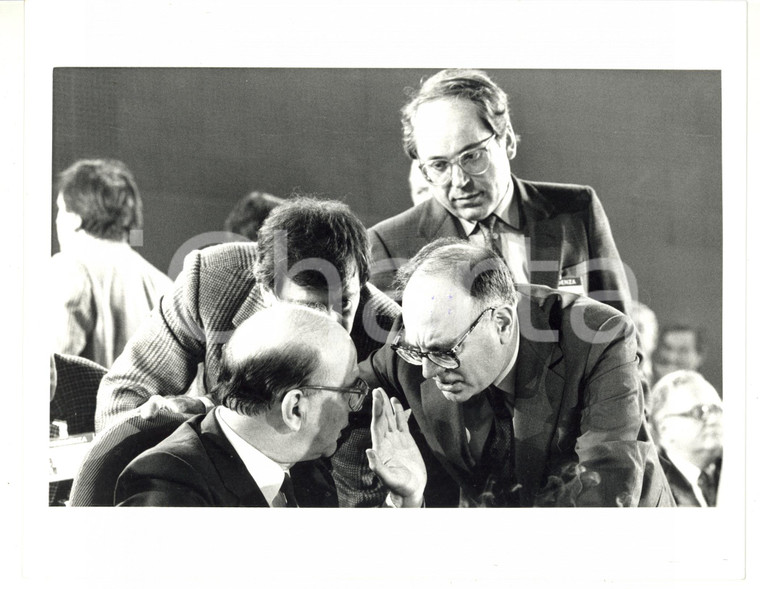 1987 RIMINI 44° Congresso PSI - Bettino CRAXI discute con Rino FORMICA *Foto 