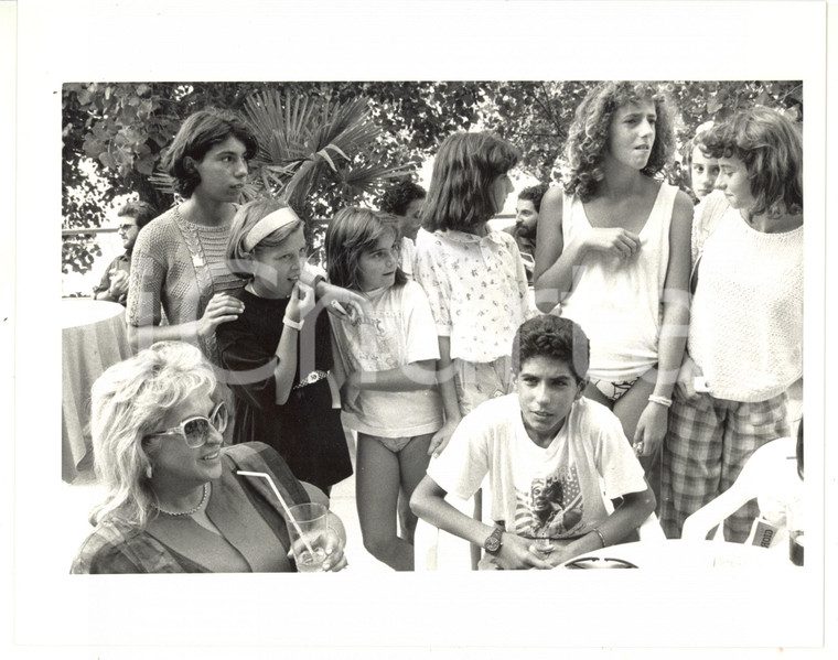 1987 VENEZIA - CINEMA Santo POLIMENO festeggia con i compagni di scuola - Foto