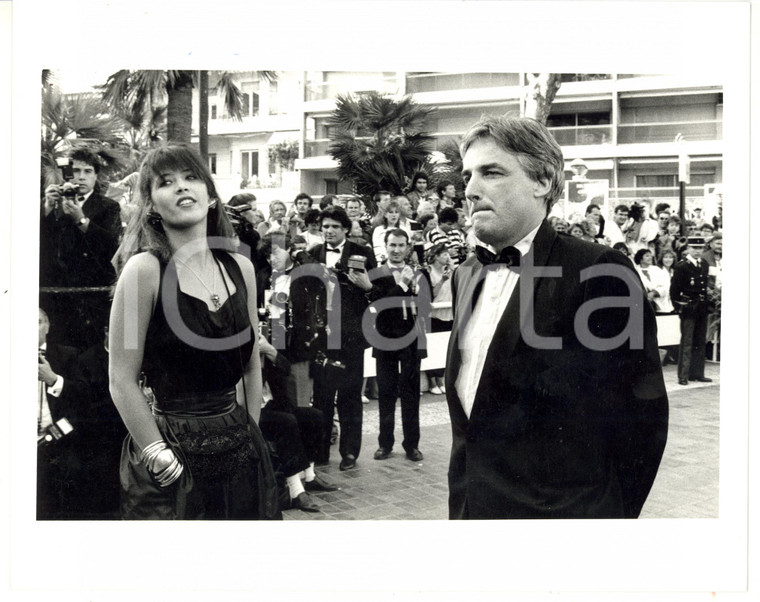 1988 FESTIVAL CANNES Sophie MARCEAU e Andrzej ZULAWSKI circondati dai fotografi