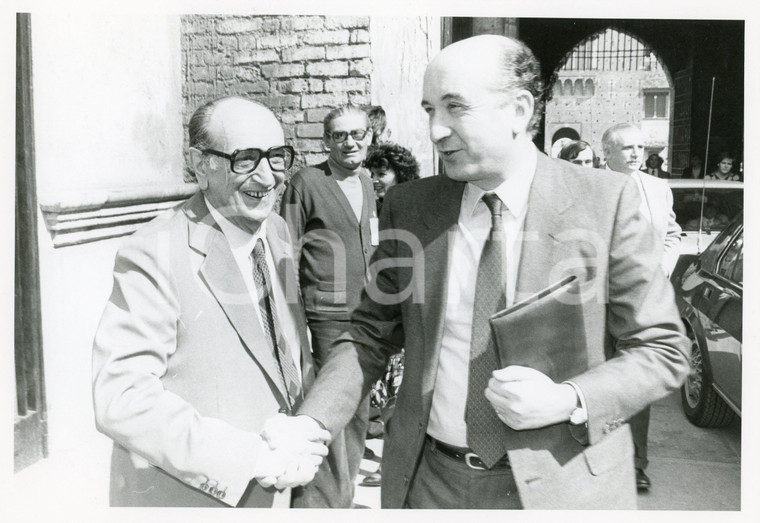 1984 MILANO Castello Sforzesco - Ciriaco DE MITA con Guglielmo ZUCCONI *Foto 