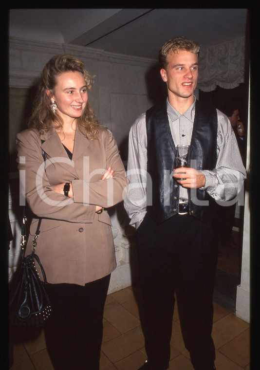 35mm vintage slide* 1990ca CALCIO Dennis BERGKAMP con Henrita RUIZENDAAL (6)