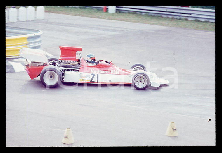 35mm vintage slide* 1975ca FORMULA 1 - Monoposto MARLBORO BRM TEAM in pista (2)