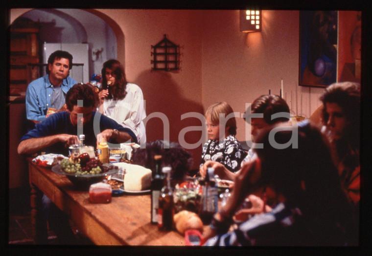 35mm vintage slide* 1990 MADHOUSE  John LARROQUETTE e Kirstie ALLEY in una scena