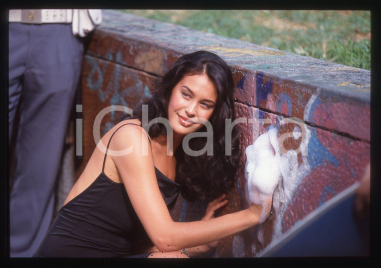 35mm vintage slide*2000 MILANO Megan GALE testimonial campagna anti graffiti (4)